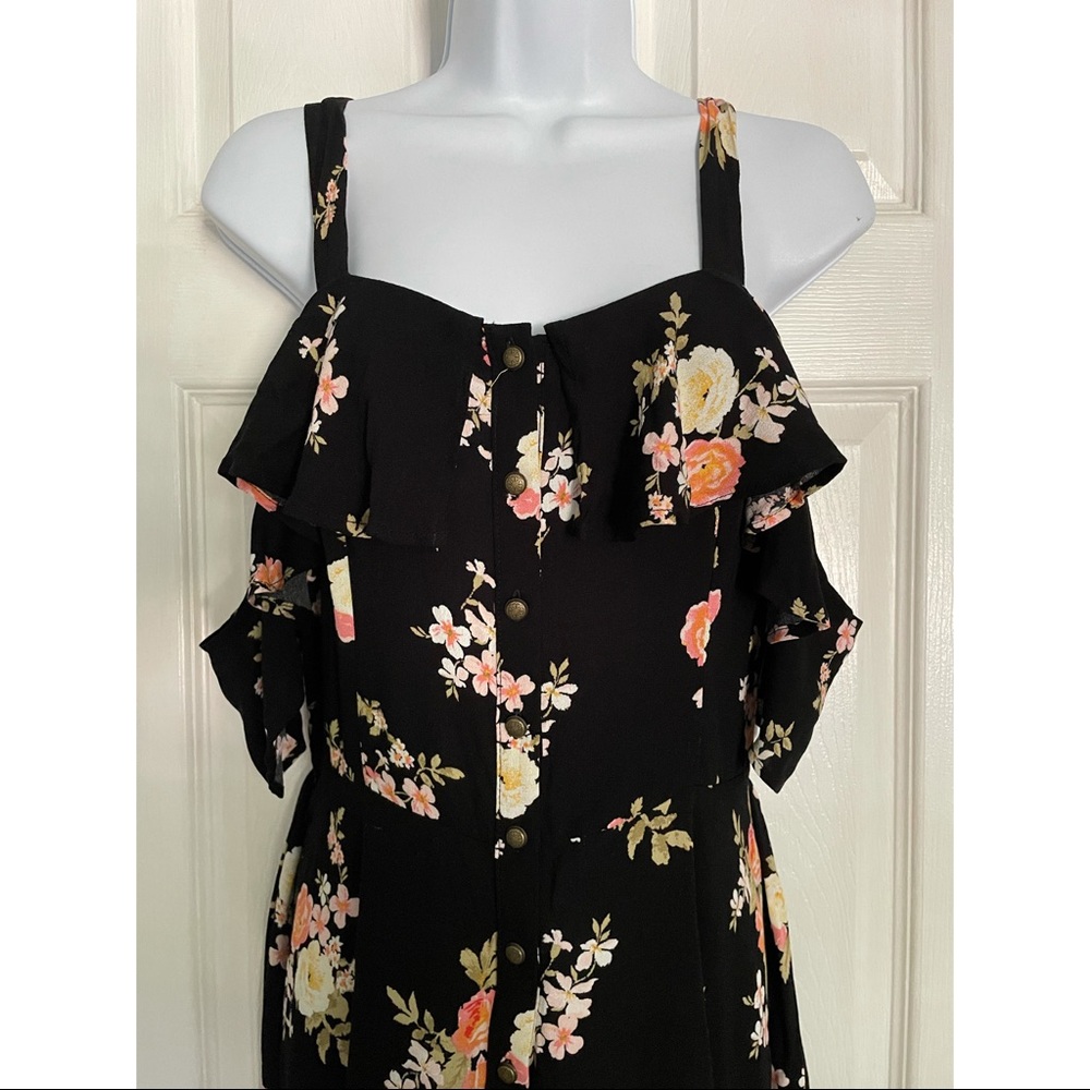 Xhilaration • Floral romper